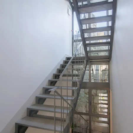 Fil's Place 4* Oporto